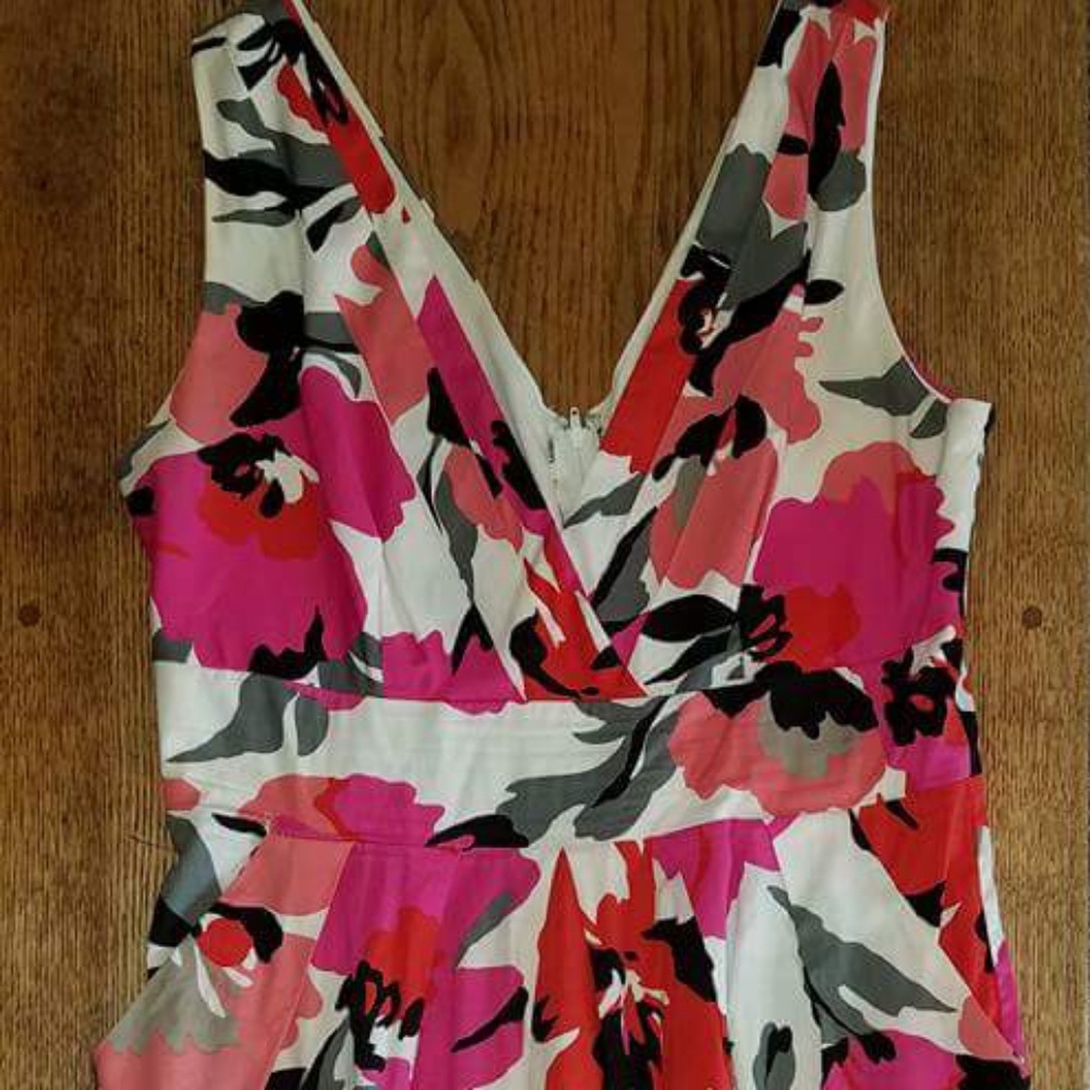 Vintage esk floral dress with pockets